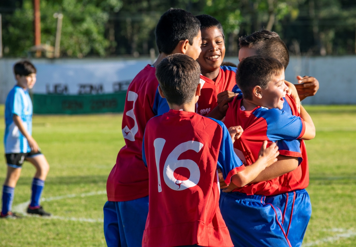 A pura pasión: quedan pocos lugares para el esperado Torneo de “Papi Fútbol Infantil” en Funes